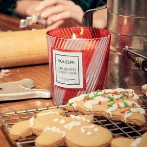 Voluspa Crushed Candy Cane Candle NEW 6.5 oz Gourmand Holiday Christmas Gift